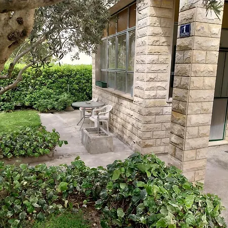 Garden דירה *